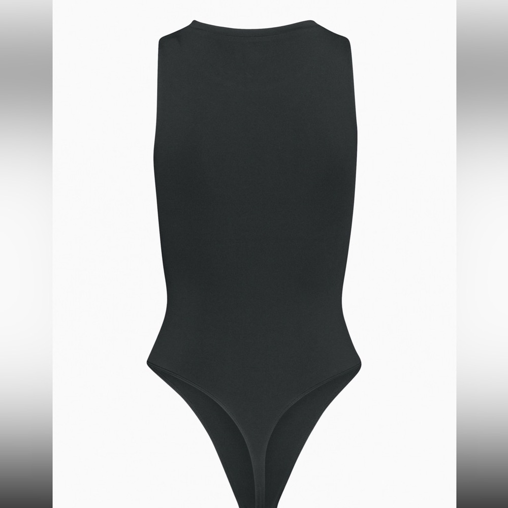 Babaton Contour Muscle Bodysuit Medium NWT - Picture 2 of 4